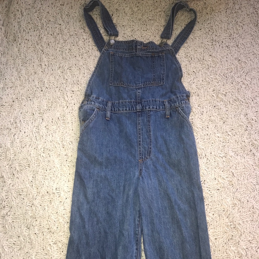 Levi’s Baggy Denim Overalls- FREE PEOPLE